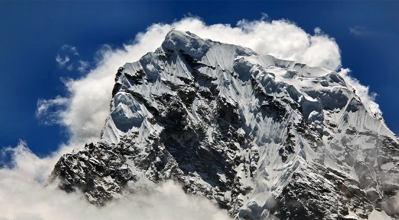 Gokyo Lake Trek via Renjo la Pass