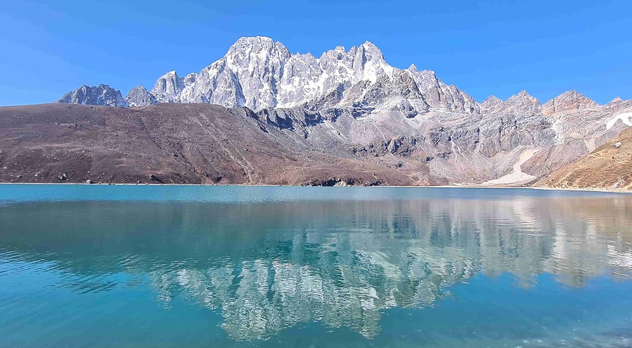 EBC and Gokyo Lake Trek via Chola Pass