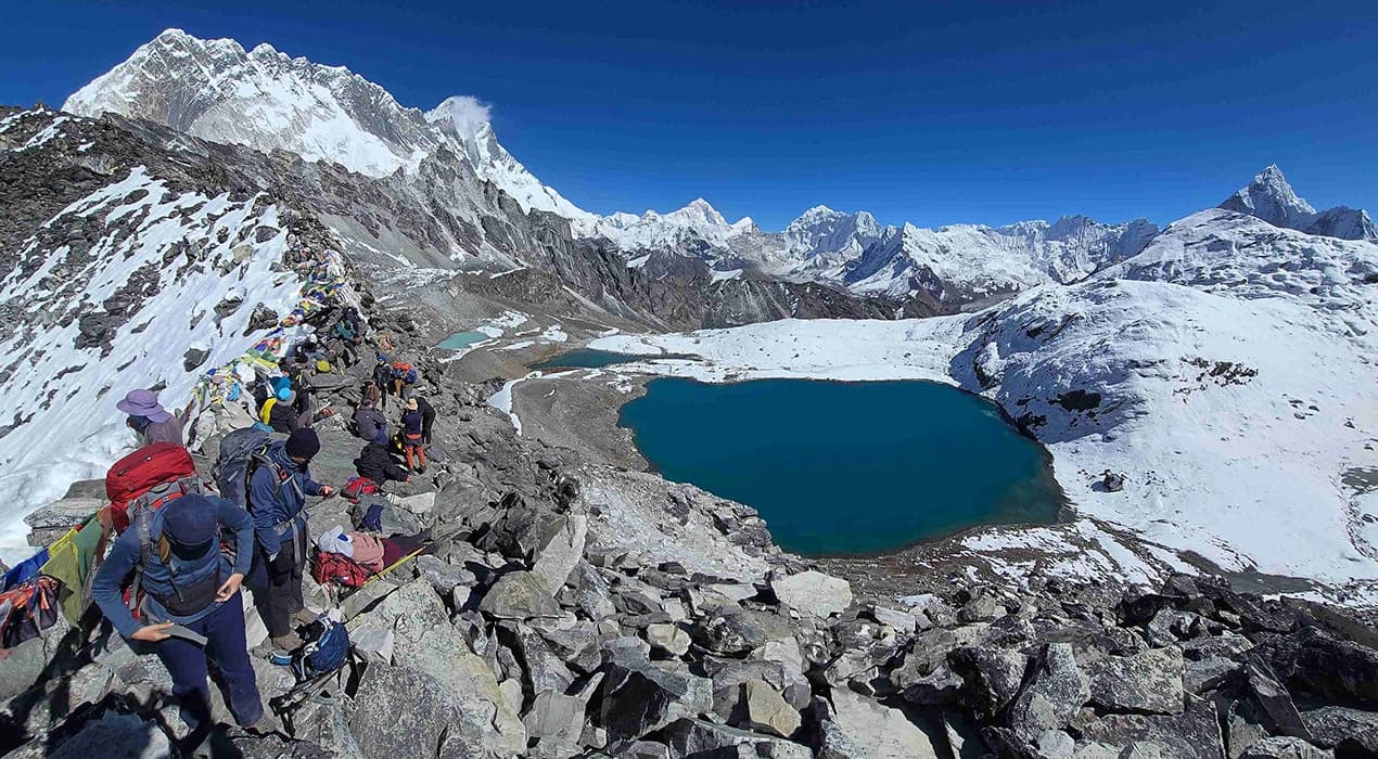 Gokyo Lake Trek via Renjo la Pass