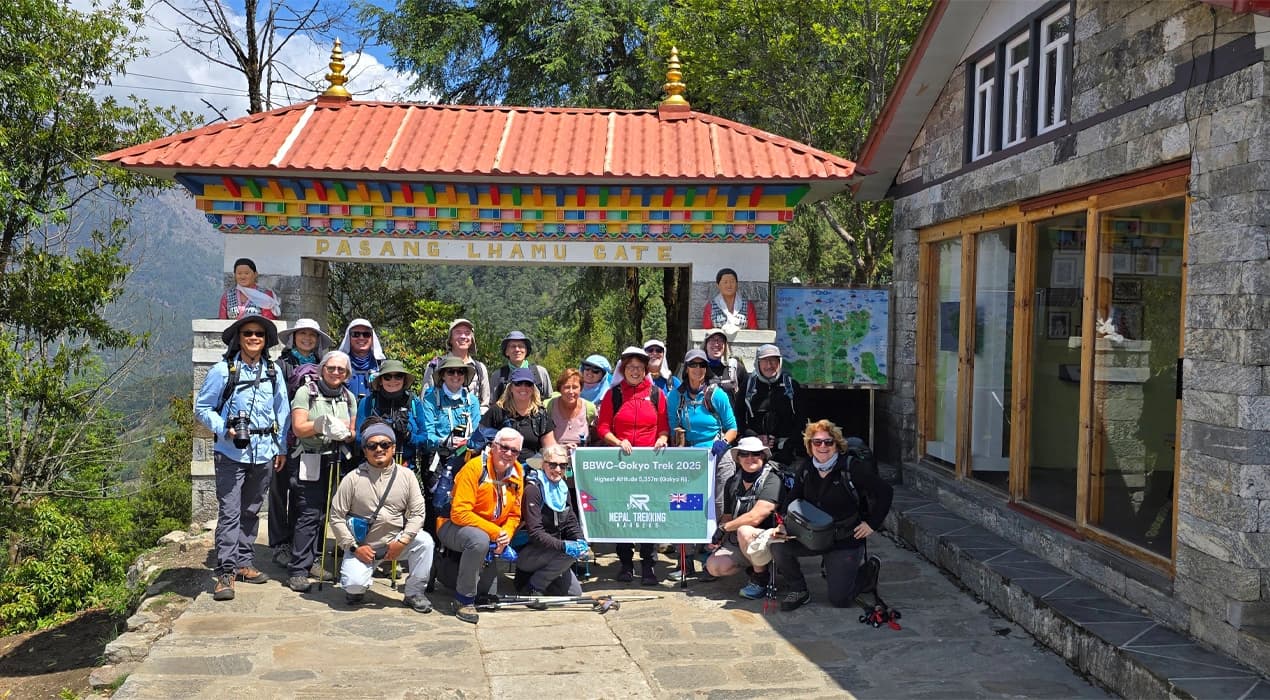 Gokyo Lake Trek via Renjo la Pass