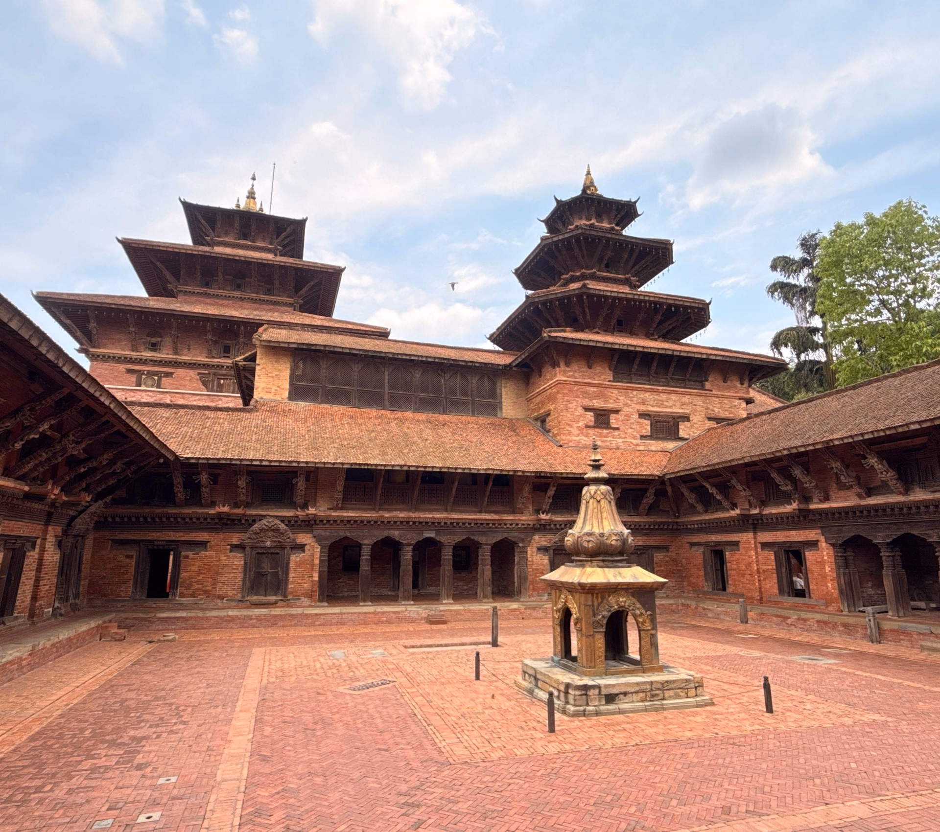Kathmandu Valley Heritage & Himalayan Panorama Tour – 5 Days