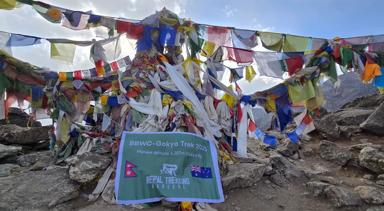 Bbwc banner on the top of gokyo ri