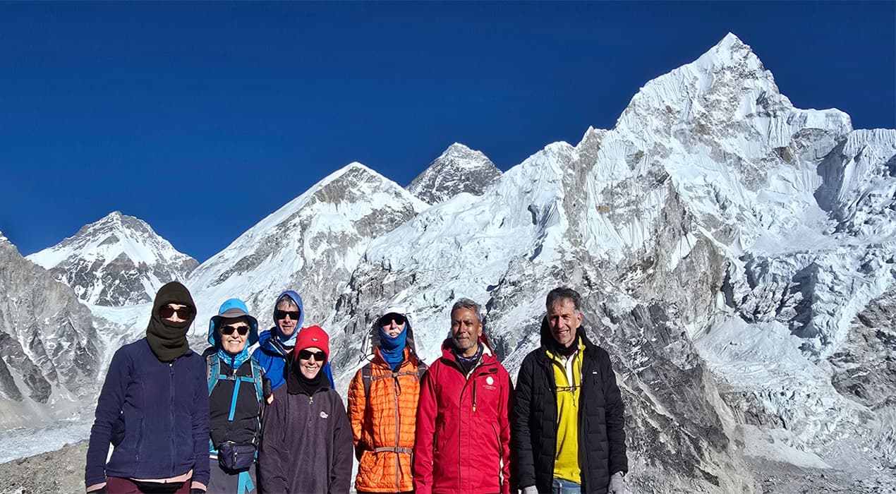 Team pic before kalapathar