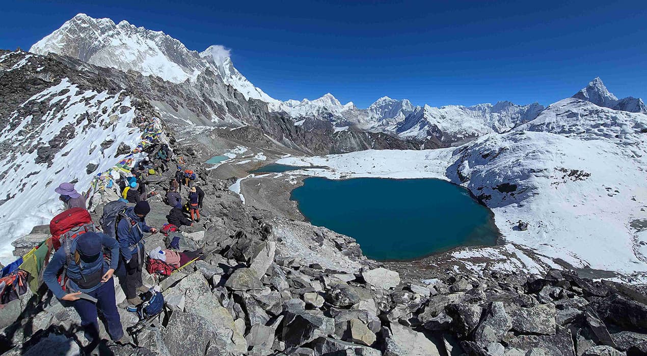 Gokyo Lake Trek via Renjo la Pass