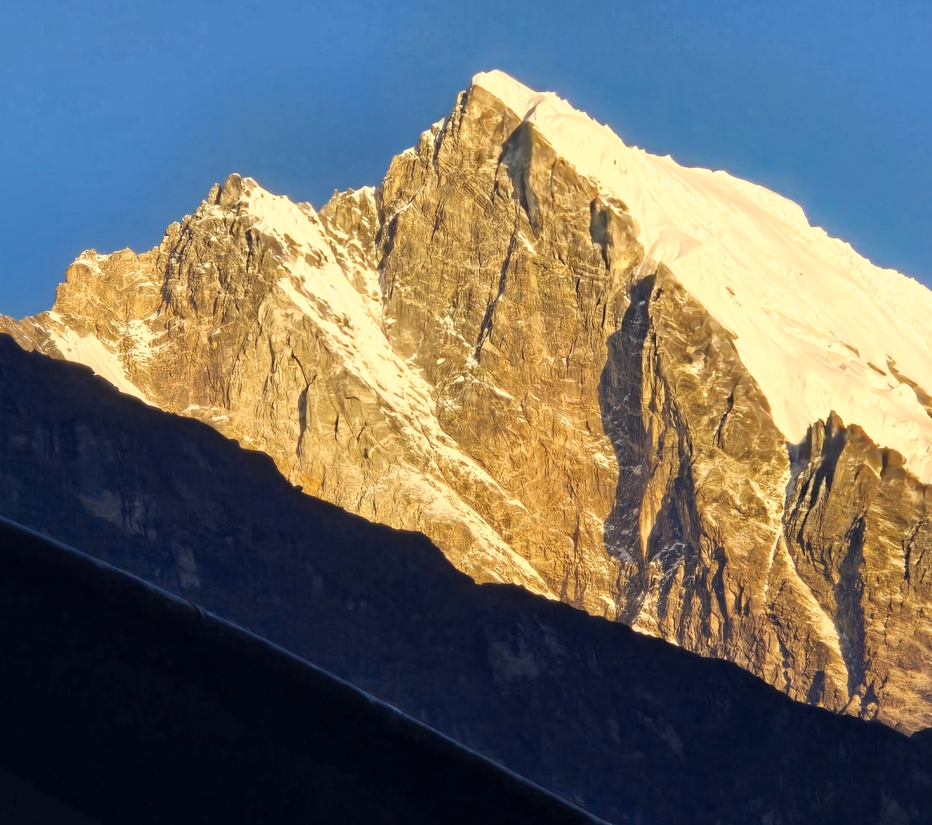 Two High Passes Trek via EBC (Chola and Renjo La)