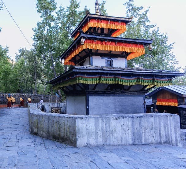 Annapurna Circuit Trek with Muktinath Drive